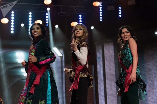 Miss Kazakistan 2018 Yarışması'ndan renkli kareler