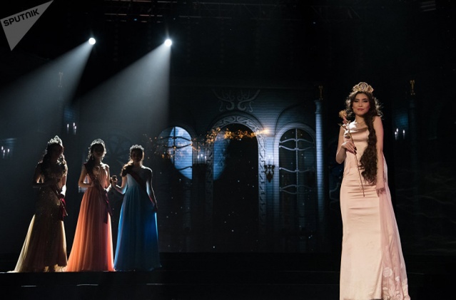 Miss Kazakistan 2018 Yarışması'ndan renkli kareler