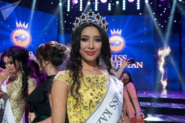 Miss Kazakistan 2018 Yarışması'ndan renkli kareler