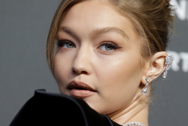 Pirelli Takvimi tanıtım gecesine Gigi Hadid damgası