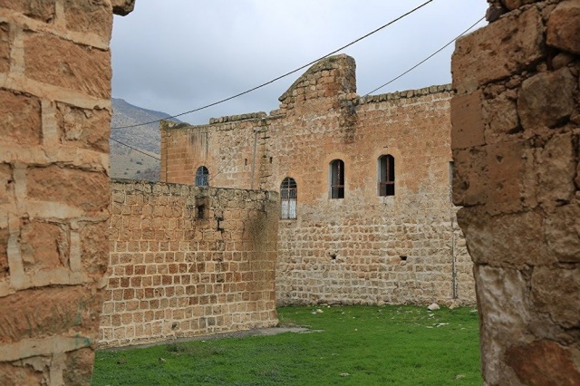 Üç mezhebe ait kiliselerin nadir bulunduğu tarihi bir köy