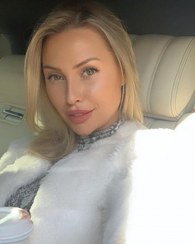 Chloe Loughnan'ın Instagram'da paylaşım başına aldığı para dudak uçuklattı!