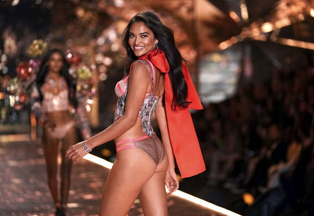 Göz kamaştırıcı Victoria's Secret melekleri