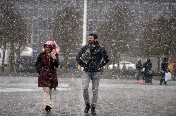 Taksim'de kar yağışı