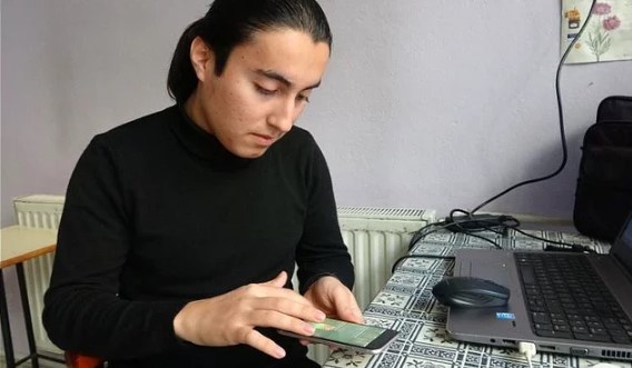 Apple'ın açığını tespit etti! 220 bin dolar ödülü az bularak reddetti