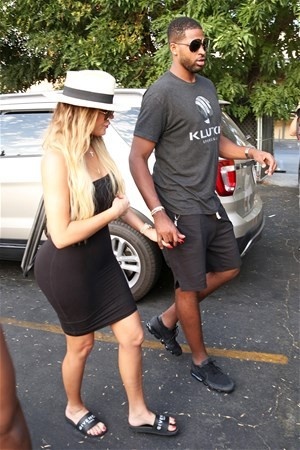 Kardashian yeni sevgilisi ile bakın nasıl yakalandı?