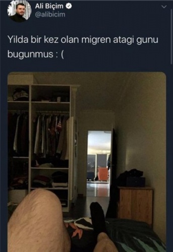 YouTuber Duygu Özaslan'ın yatak pozunu ti'ye aldılar!