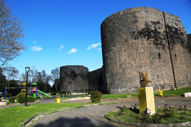 Fotoğraflarla Diyarbakır'da sokağa çıkma yasağı