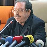 Hatip Dicle Kimdir?
