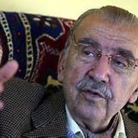 Abdülmelik Fırat Kimdir?