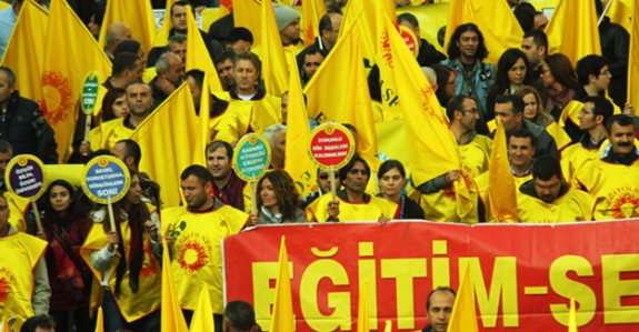 524 öğretmen göreve iade edildi