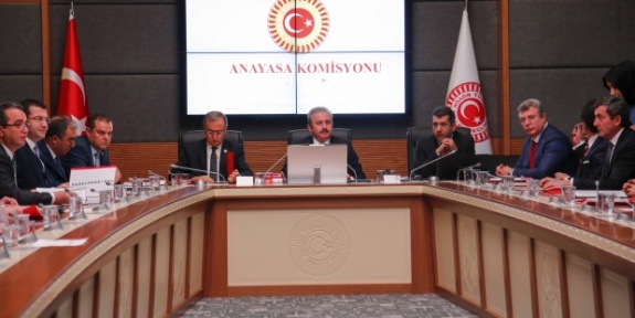 Anayasa teklifinin ilk maddesi kabul edildi