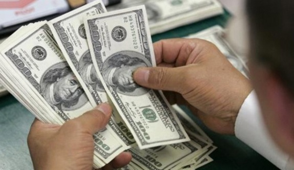 Dolar dalgalanıyor