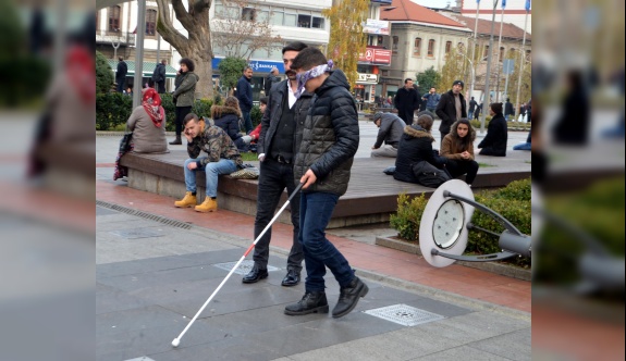 Engellilerle empati yaptılar