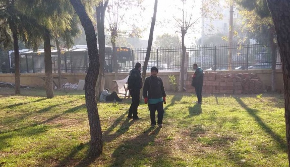 Hastane bahçesinde donarak öldü