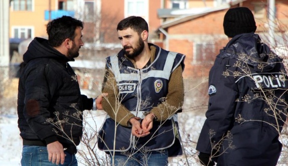 Kaçırmaya çalıştığı üniversiteli kızı öldürdü