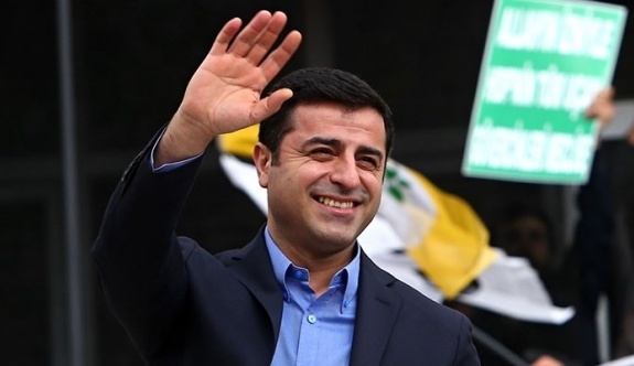 Sıcak Gelişme: Demirtaş, İstifa ederiz' mesajı verdi!