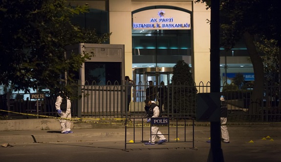 AKP il binası yakınında patlama!