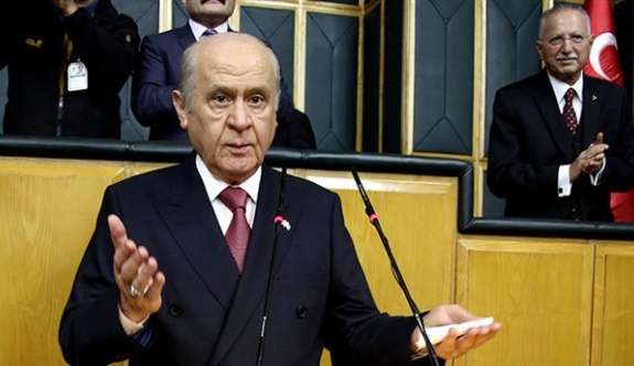 Bahçeli: Mecliste de referandumda da evet diyeceğim