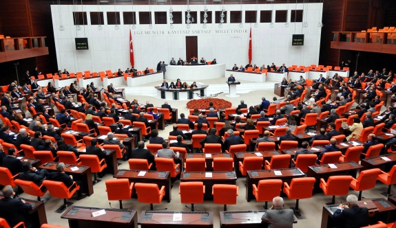 Meclis'te ‘sistem ve rejim’ tartışmaları mesaisi