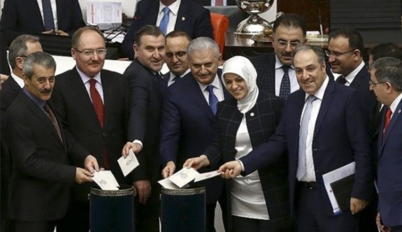 'MHP ve AKP diken üstünde'