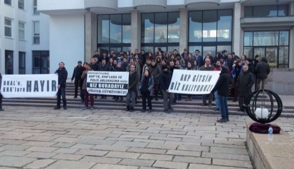 Binali Yıldırım ODTÜ'de protesto edildi