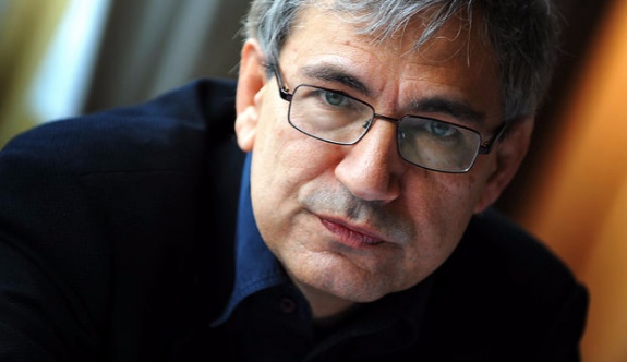 Hürriyet'ten Orhan Pamuk'a sansür!