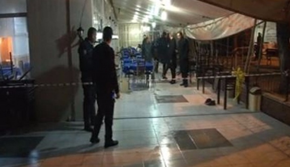 SON DAKİKA: İstanbul Fatih'te kahvehane tarandı, yaralılar var!