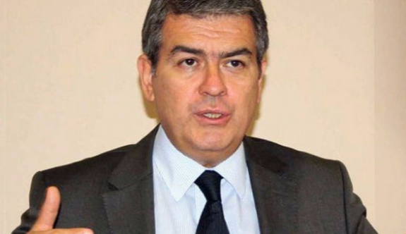 Süheyl Batum'un üniversitedeki derslerine son verildi