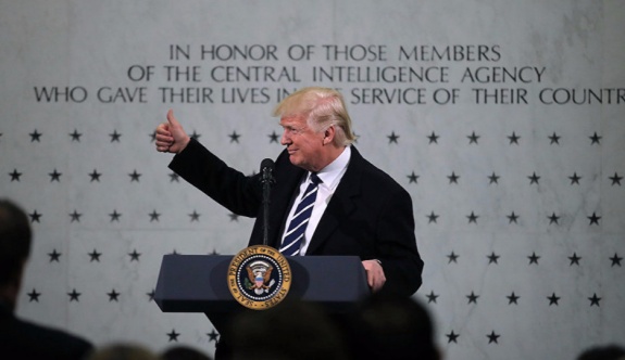 Trump 'açıklayacağım' dedi, ABD borsası rekora koştu