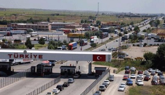 Kriz büyüyor, Türk gazetecilerin ülkeye girişi yasaklandı!