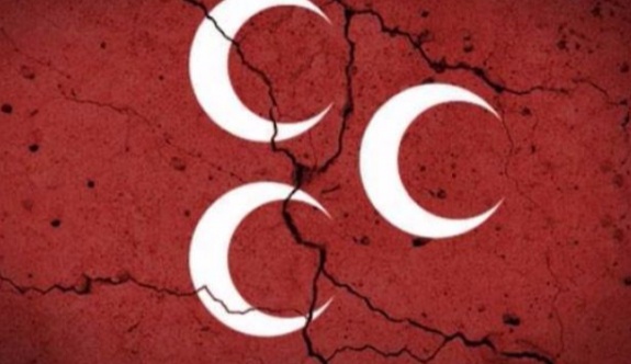 MHP'de toplu istifa