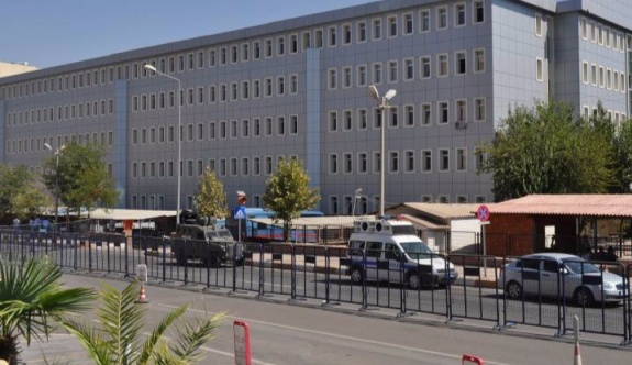 Rüşvetçi polisler adliyede