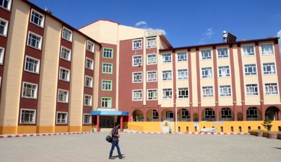 17 Nisan'da okullar tatil