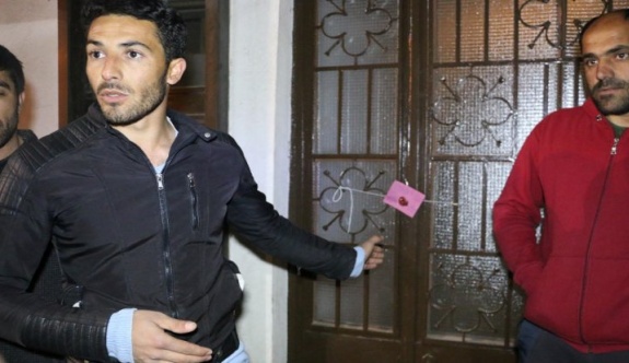 Belediye binayı mühürledi, işçiler mahsur kaldı