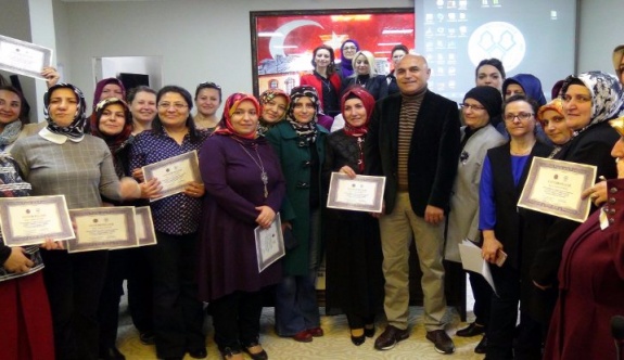 Menopoz okulu ilk mezunlarını verdi