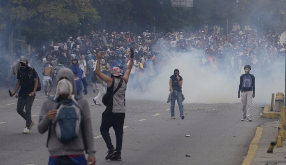 Venezuela’da protestolarda ölenlerin sayısı 60’a yükseldi