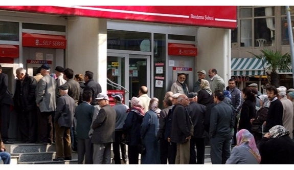Emekli maaşları Ramazan Bayramı'ndan önce yatırılacak