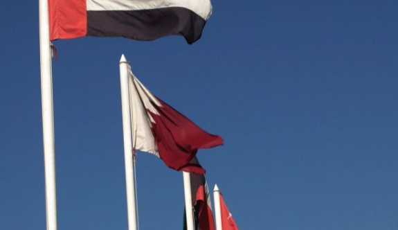 İran: Katar'la ilişkileri kesmek çözüm değil