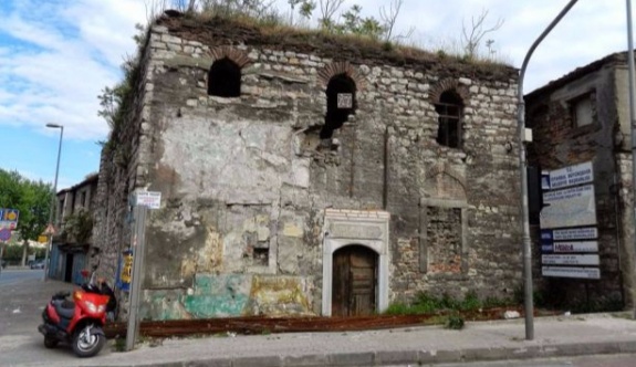 Mimar Sinan'ın tarihi Ayakapı Hamamı satılığa çıkarıldı