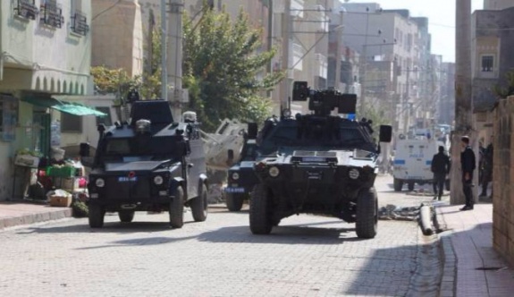 Polis aracının çarptığı çocuğun ayağı kesildi