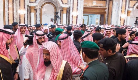 Suudi Arabistan'ın yeni veliaht prensine Mekke'de biat töreni