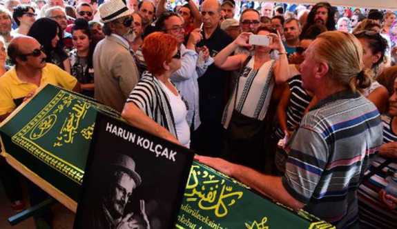 Akıllarda bu kötü selfie yarışı kaldı