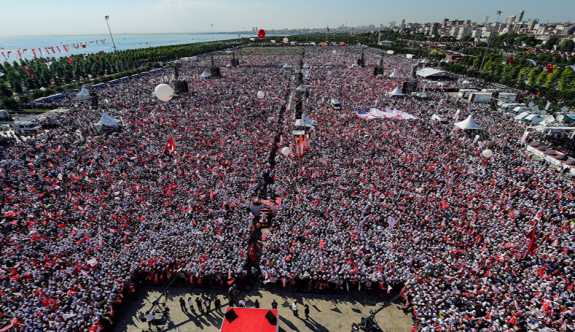 CHP'den 'Hak, Hukuk, Adalet Günü' teklifi