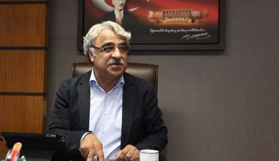 ‘İç tüzük değişikliği uyum yasalarını rahat geçmesi için’