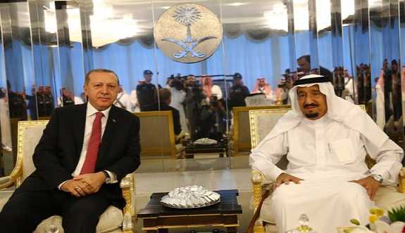 Kral Salman, Cumhurbaşkanı Erdoğan'la havalimanında görüştü