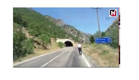 Tunceli'de Türk Bayrağı Asan kişilere PKK Saldırdı