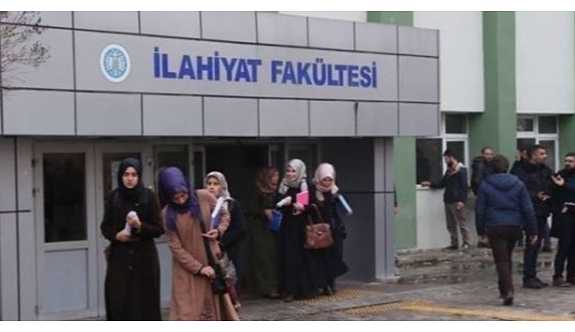 Geleceği bu alanda gördüler: İlahiyat fakülteleri yüzde 100 doldu!