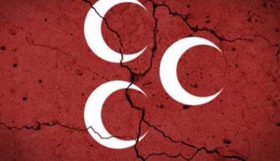 MHP'de istifalar sürüyor