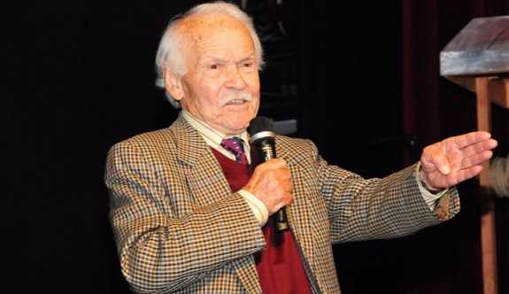 Yazar Muzaffer İzgü yaşamını yitirdi